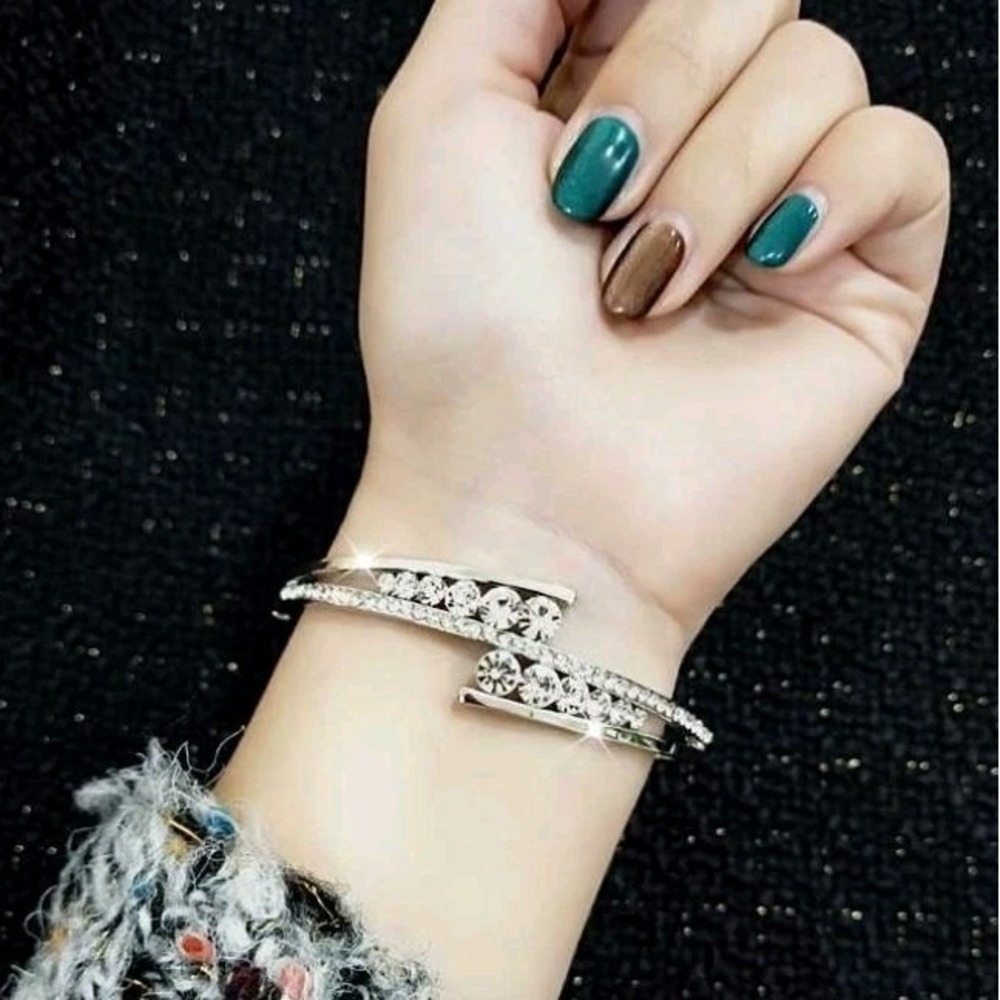 Menton Ezil Love Encounter Crystal Bypass Bangle Bracelet White Gold Plated